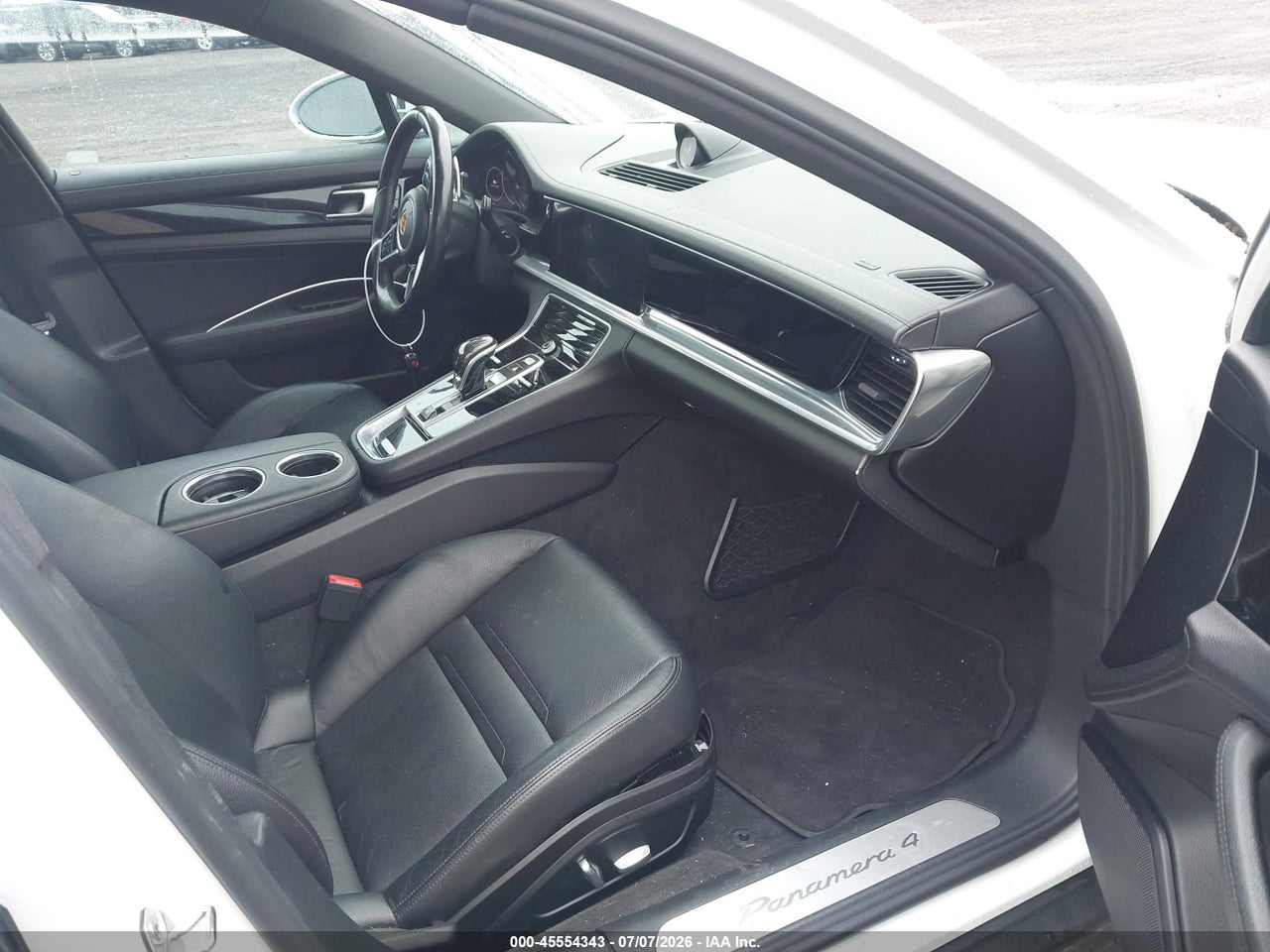 WP0AA2A75JL****** · 2018 PORSCHE PANAMERA 4 · 5/11