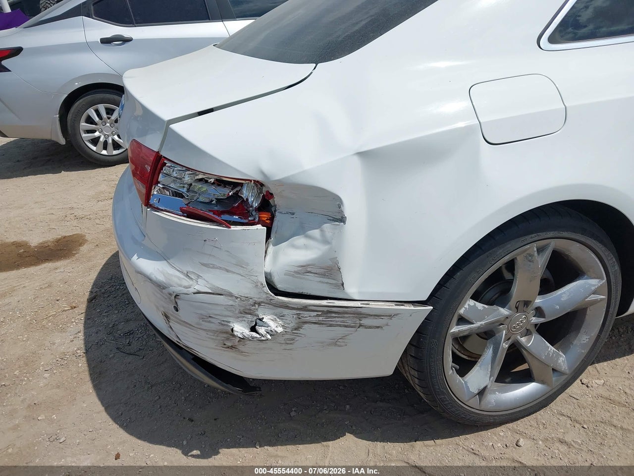 2011 AUDI A5 2.0T PREMIUM · 6/11