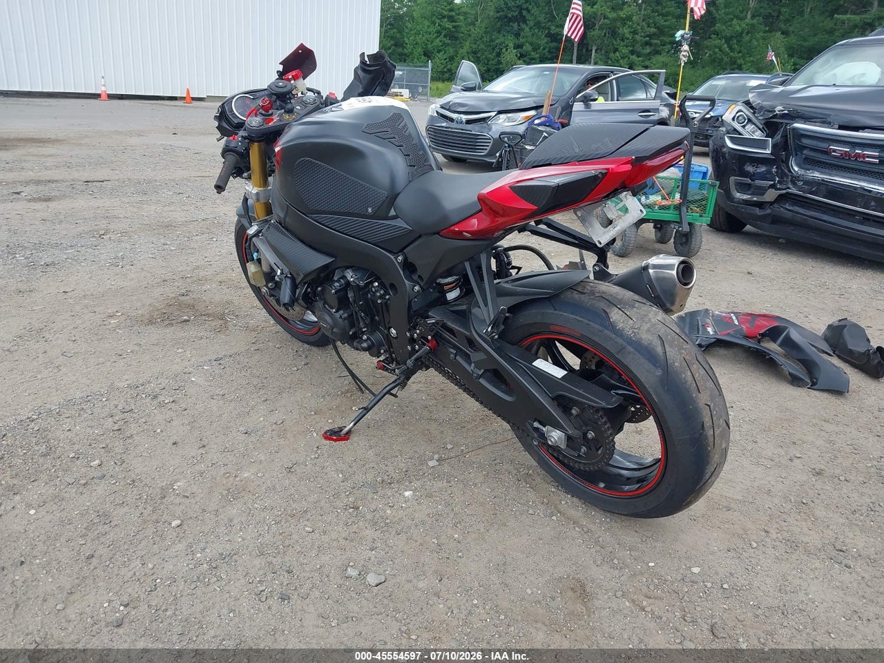 2015 SUZUKI GSX-R750 · 3/11
