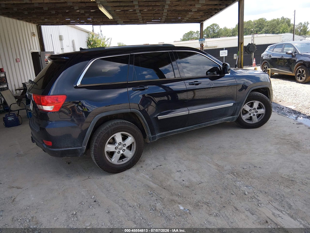 2011 JEEP GRAND CHEROKEE LAREDO · 4/11