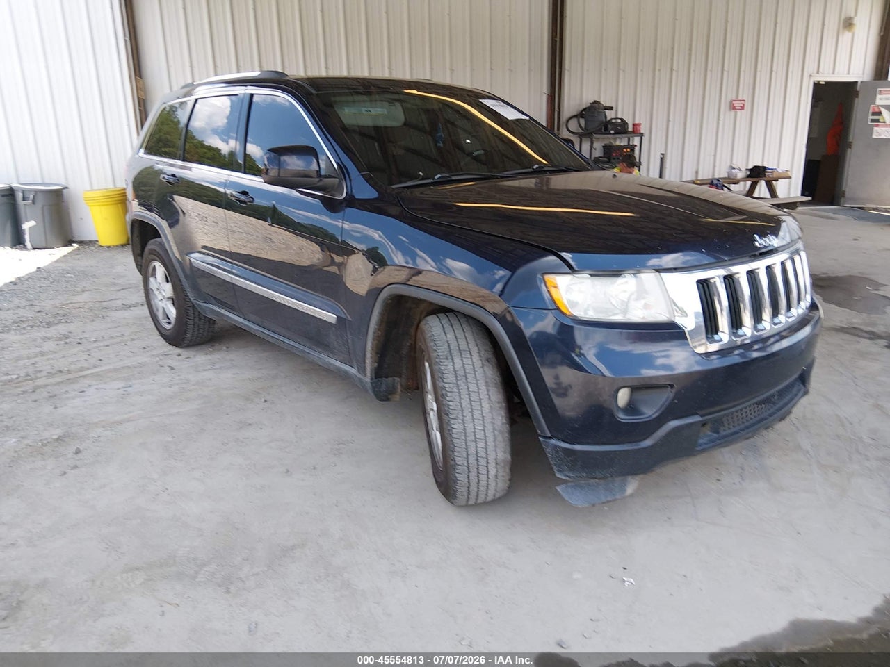 1J4RS4GG4BC****** · 2011 JEEP GRAND CHEROKEE LAREDO