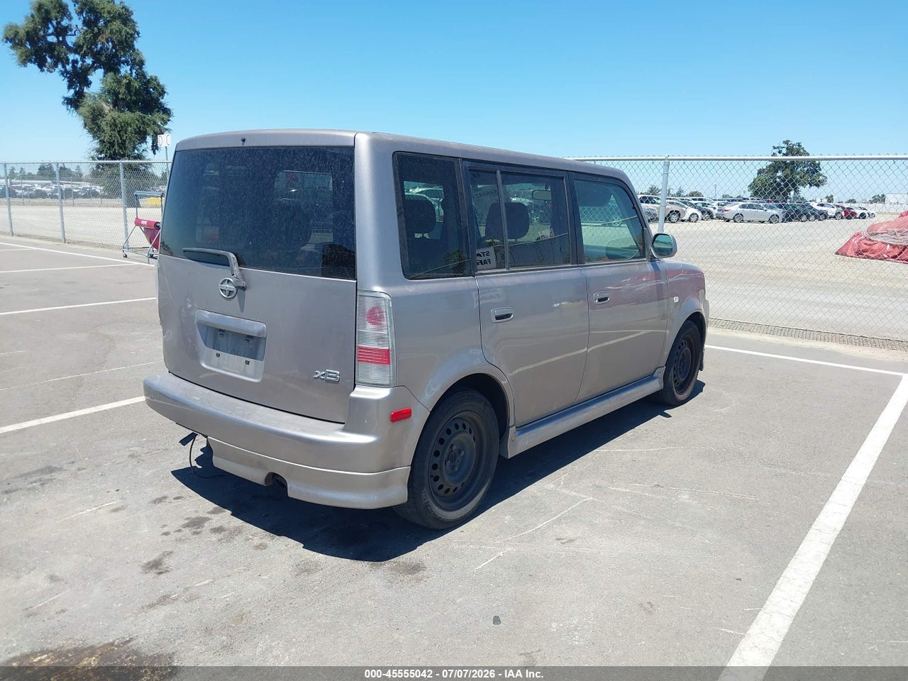 2005 SCION XB   · 4/11