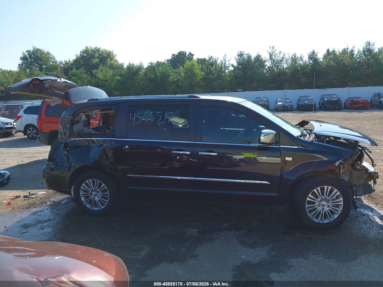 2014 CHRYSLER TOWN &amp; COUNTRY TOURING-L 30TH ANNIVERSARY · 6/11