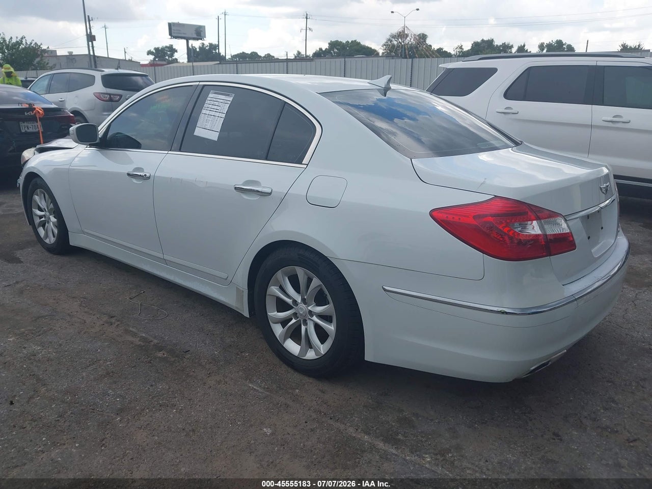 2013 HYUNDAI GENESIS 3.8 · 3/11