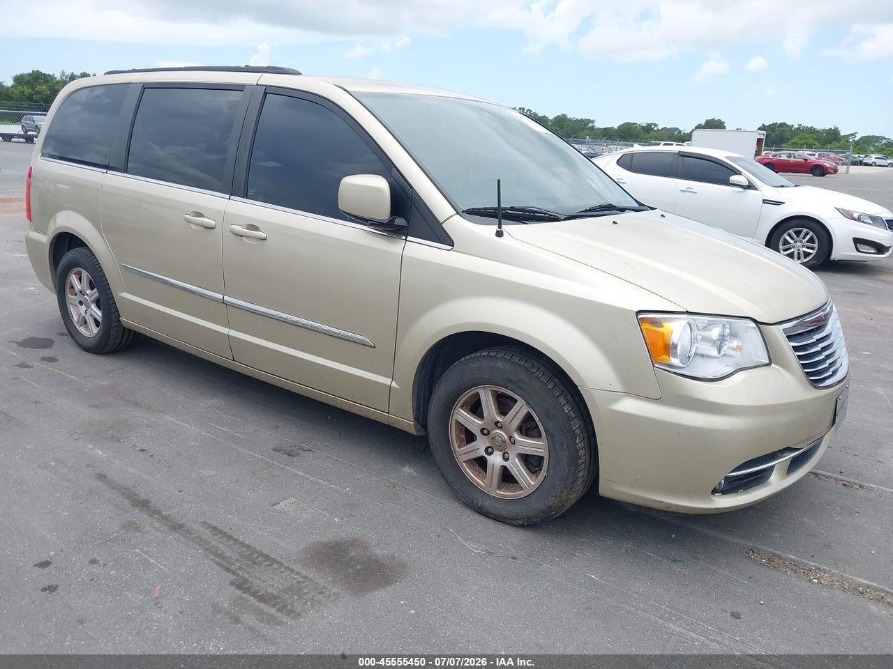 2A4RR5DG5BR****** · 2011 CHRYSLER TOWN &amp; COUNTRY TOURING