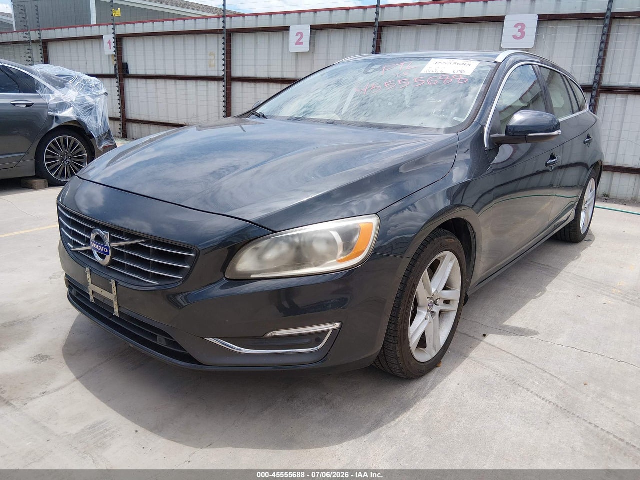 YV140MEK1F1****** · 2015 VOLVO V60 T5 PREMIER · 2/11
