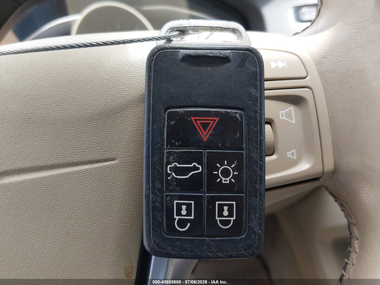 YV140MEK1F1****** · 2015 VOLVO V60 T5 PREMIER · 11/11