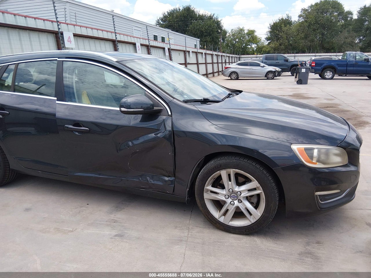 YV140MEK1F1****** · 2015 VOLVO V60 T5 PREMIER · 6/11