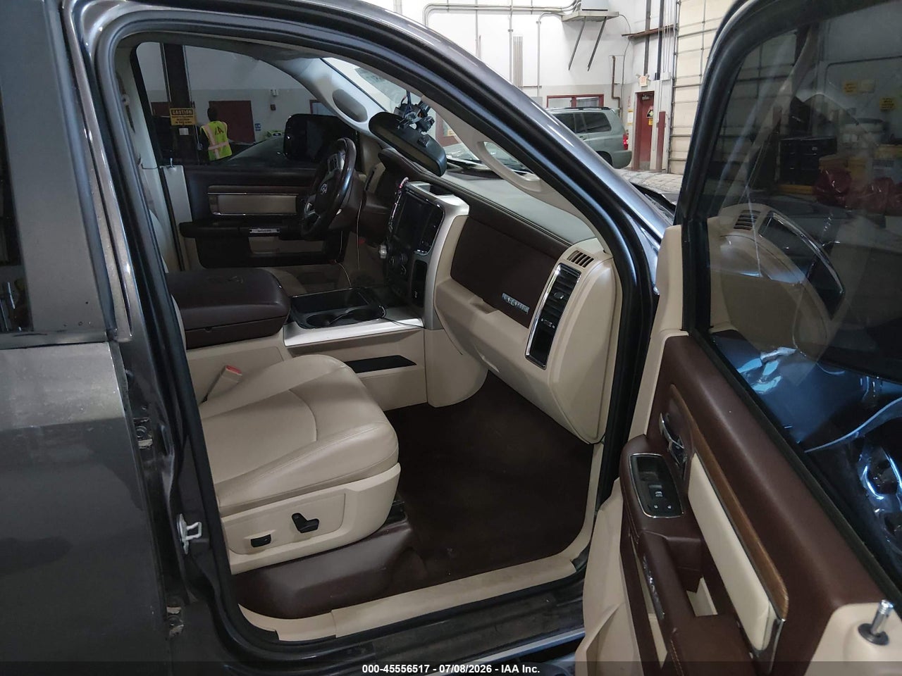 2016 RAM 1500 LARAMIE · 5/11