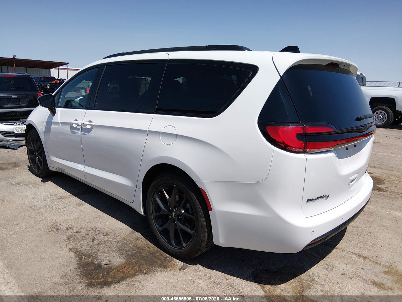 2025 CHRYSLER PACIFICA LIMITED · 3/11