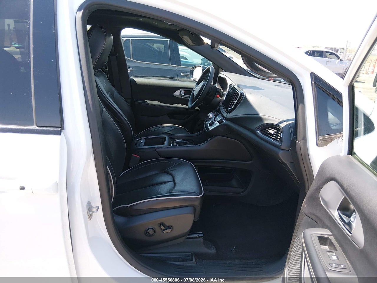 2025 CHRYSLER PACIFICA LIMITED · 5/11