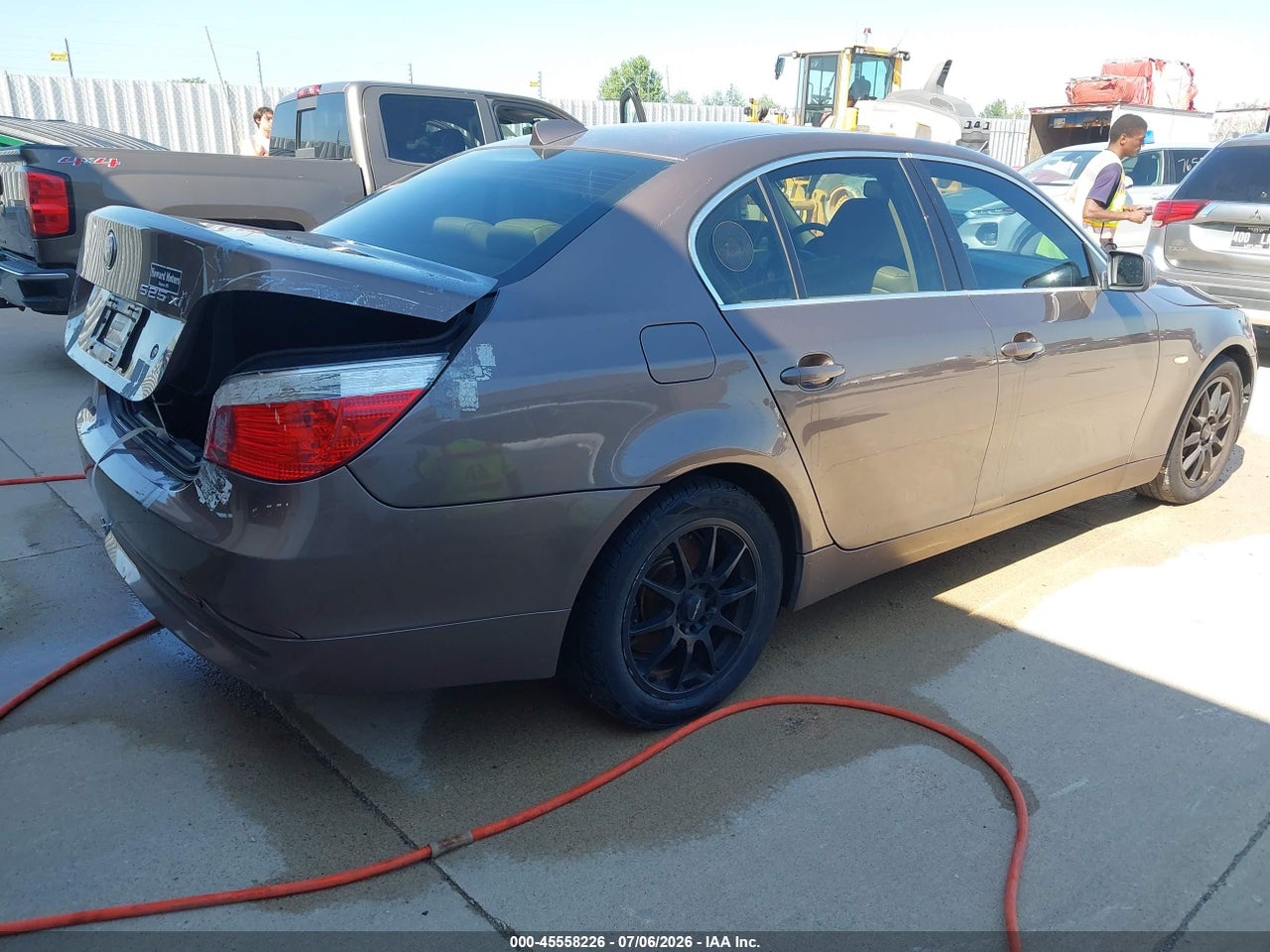 2007 BMW 525XI   · 4/11