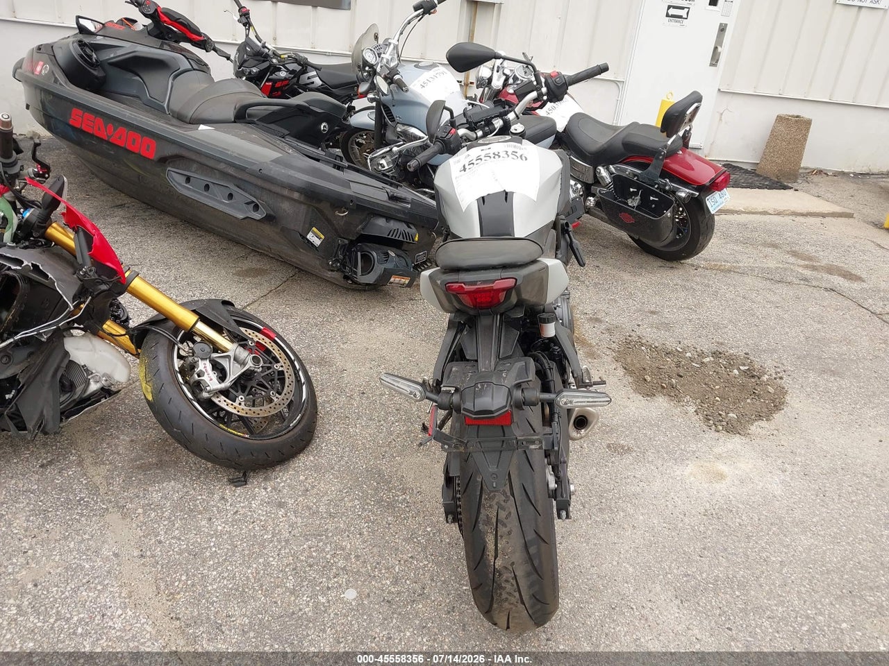 2025 YAMAHA MTN690 · 6/11