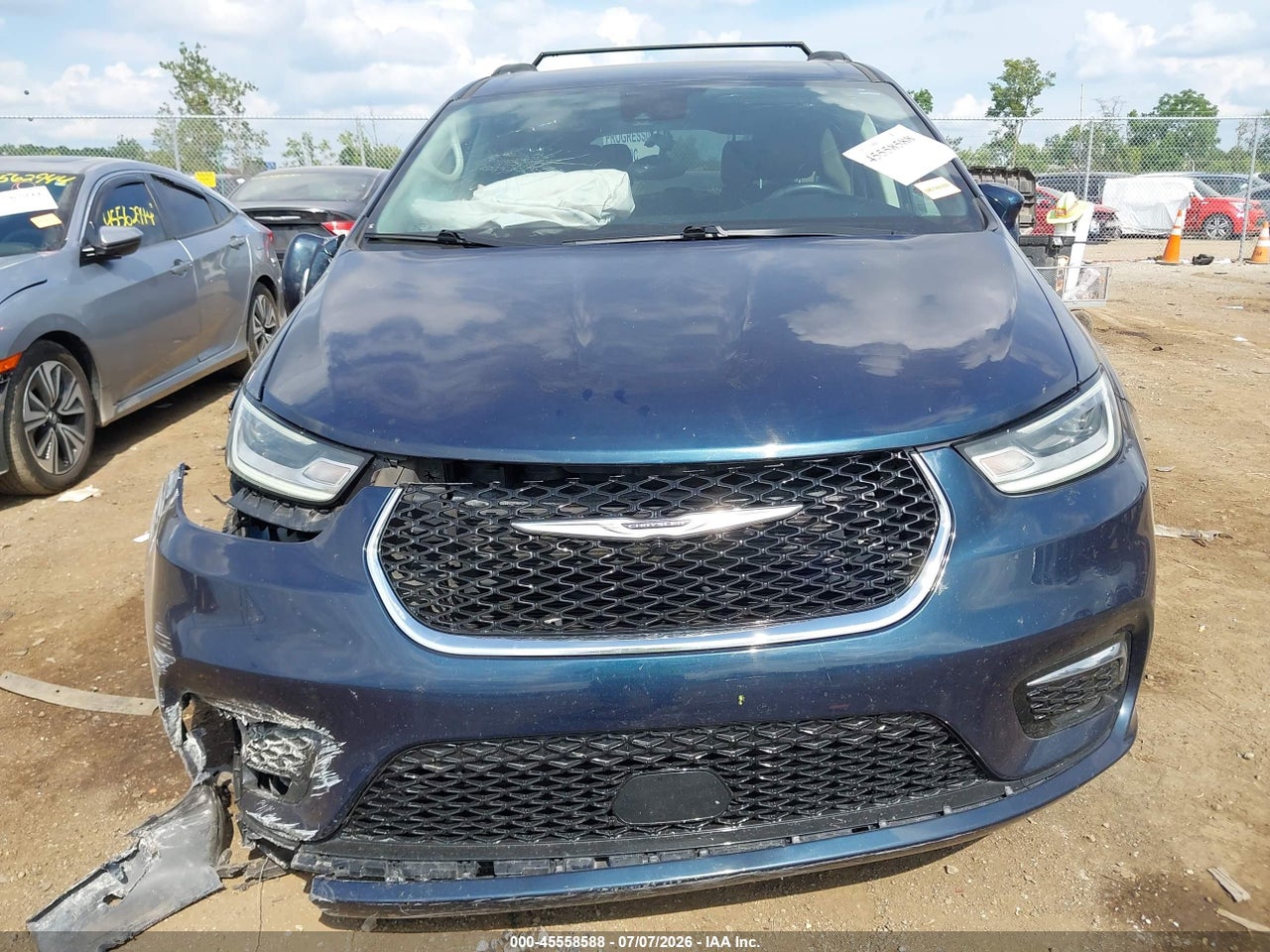 2C4RC1BG5NR****** · 2022 CHRYSLER PACIFICA TOURING L · 6/11