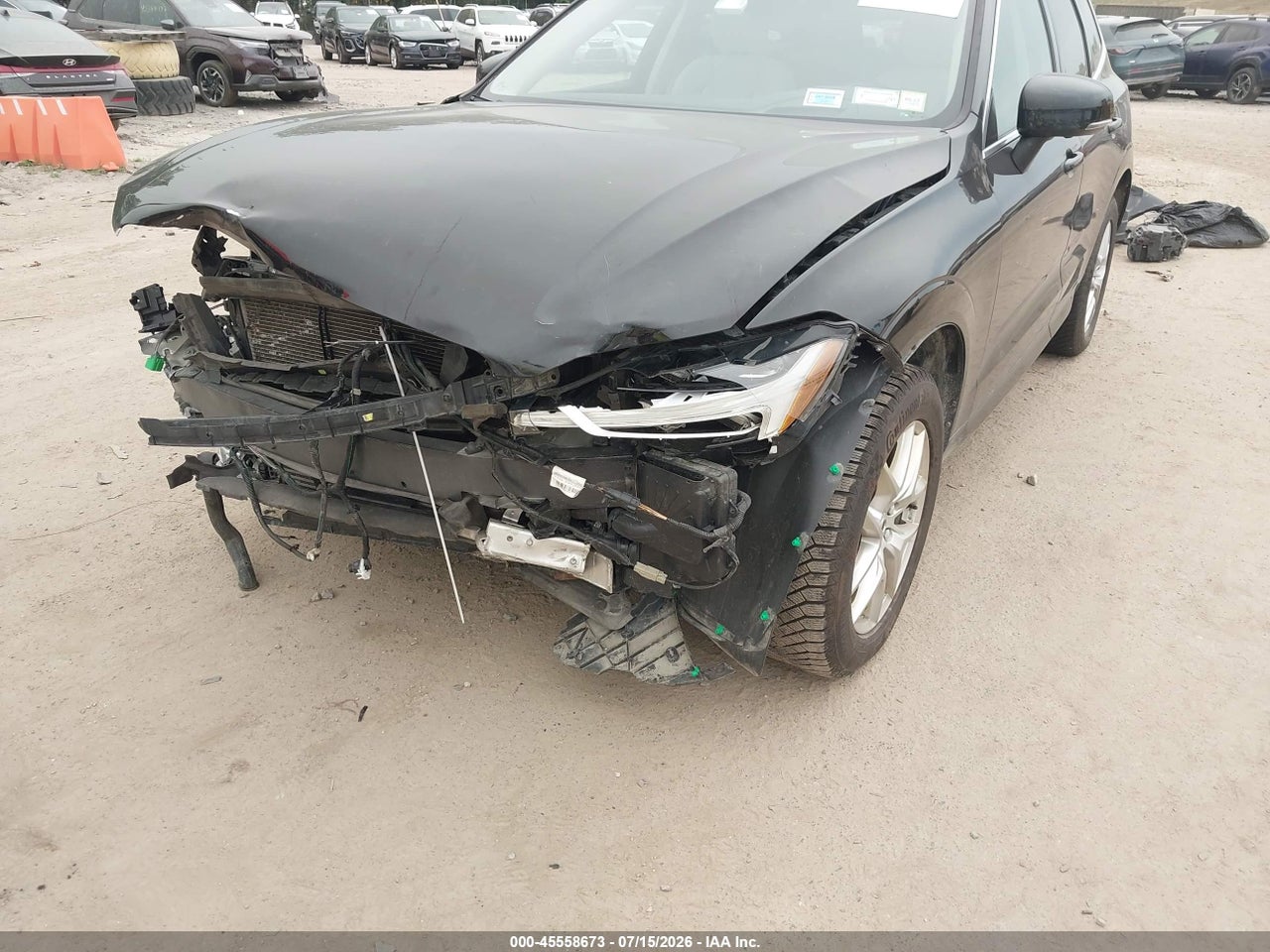 2021 VOLVO XC60 T5 MOMENTUM · 6/10