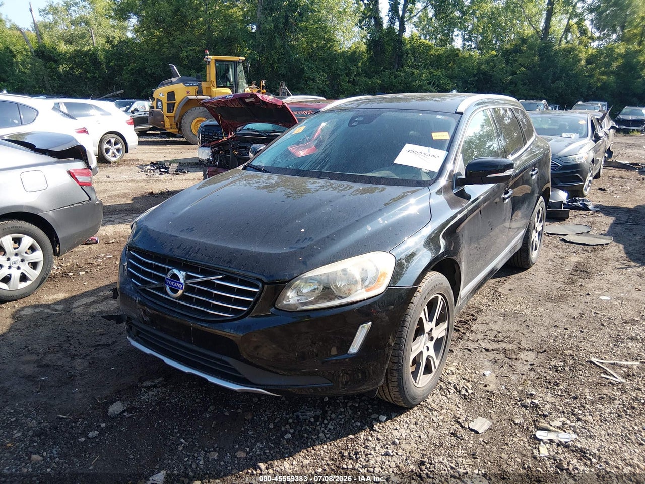 2014 VOLVO XC60 T6 R-DESIGN · 2/2