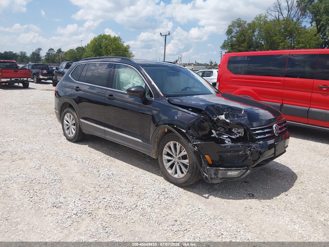 3VV2B7AX8JM****** · 2018 VOLKSWAGEN TIGUAN 2.0T SE/2.0T SEL