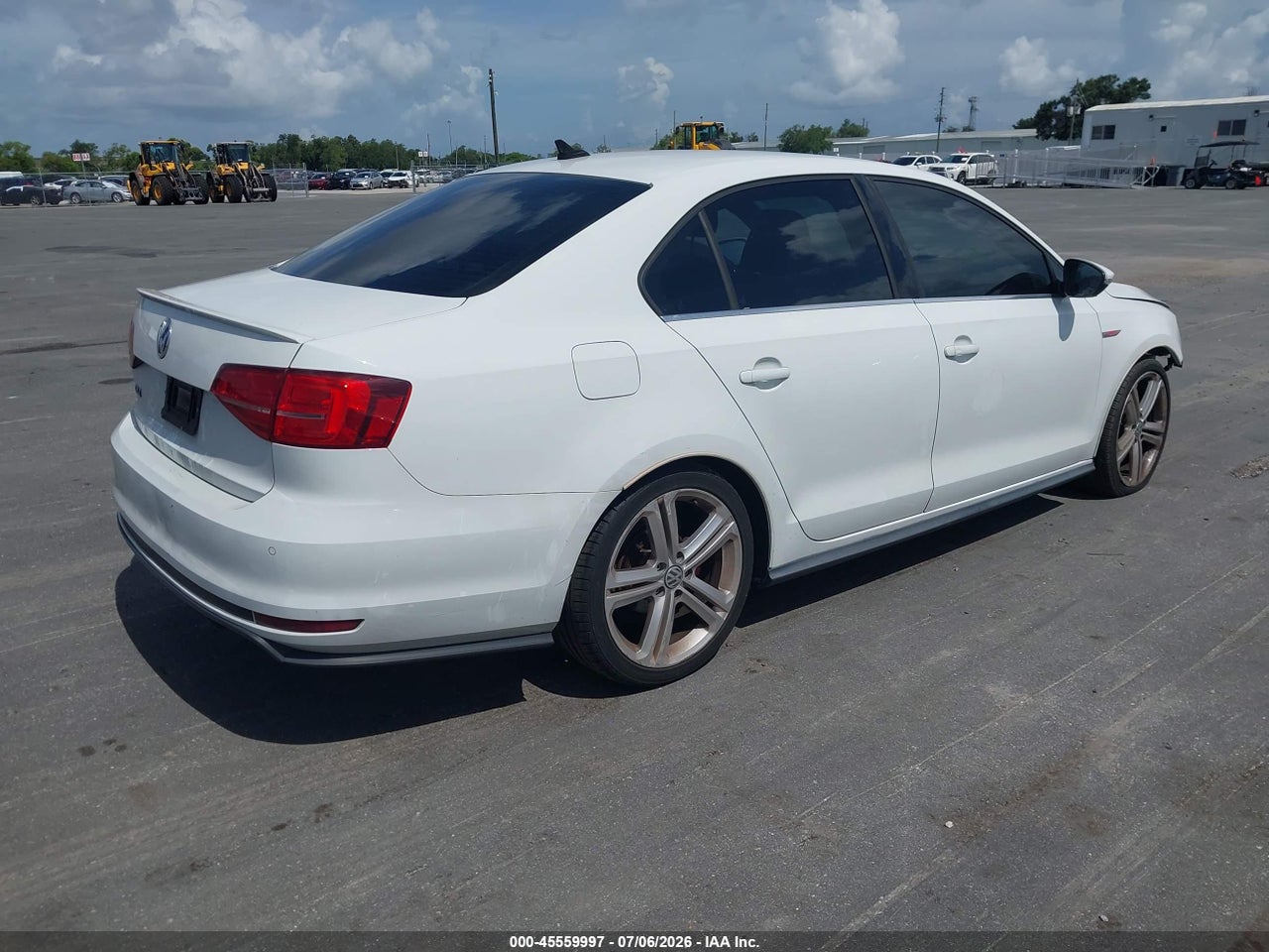 2017 VOLKSWAGEN JETTA GLI · 4/11