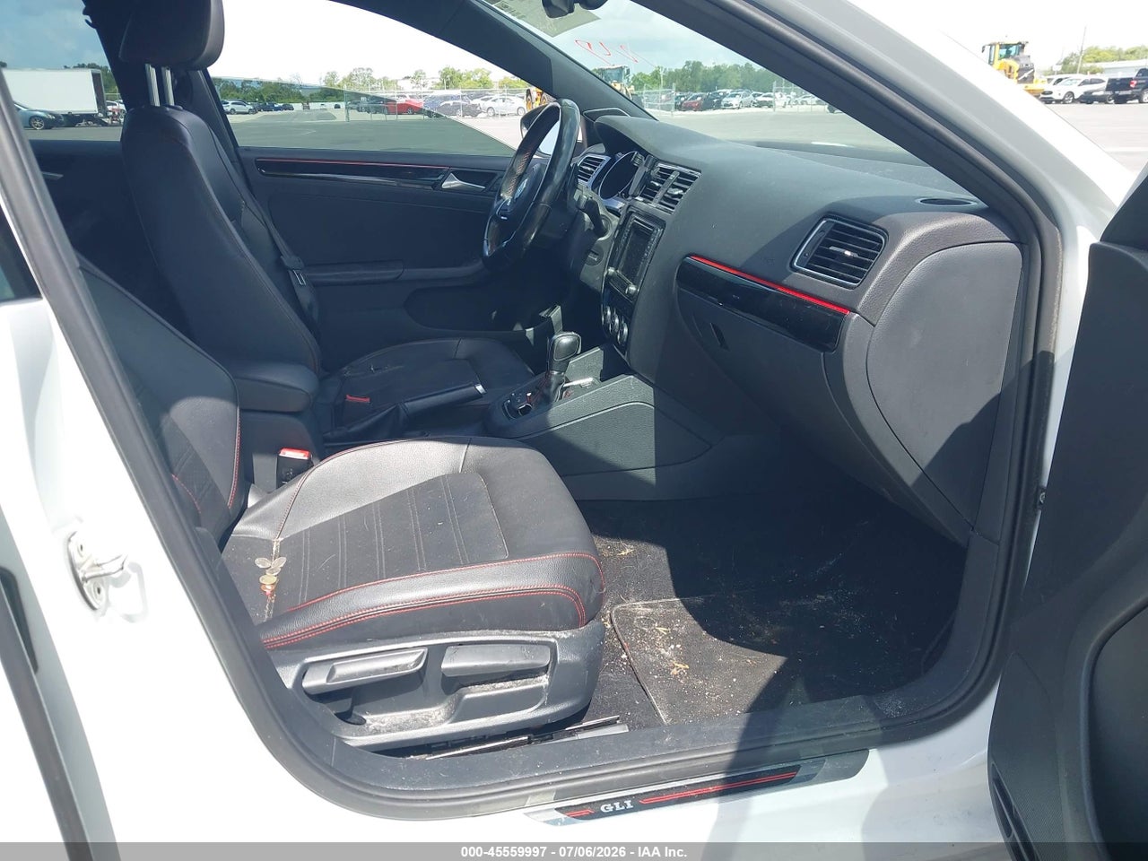 2017 VOLKSWAGEN JETTA GLI · 5/11