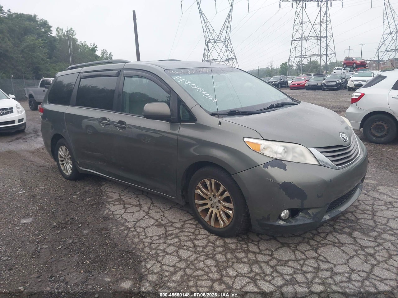 5TDYK3DC4BS****** · 2011 TOYOTA SIENNA XLE V6