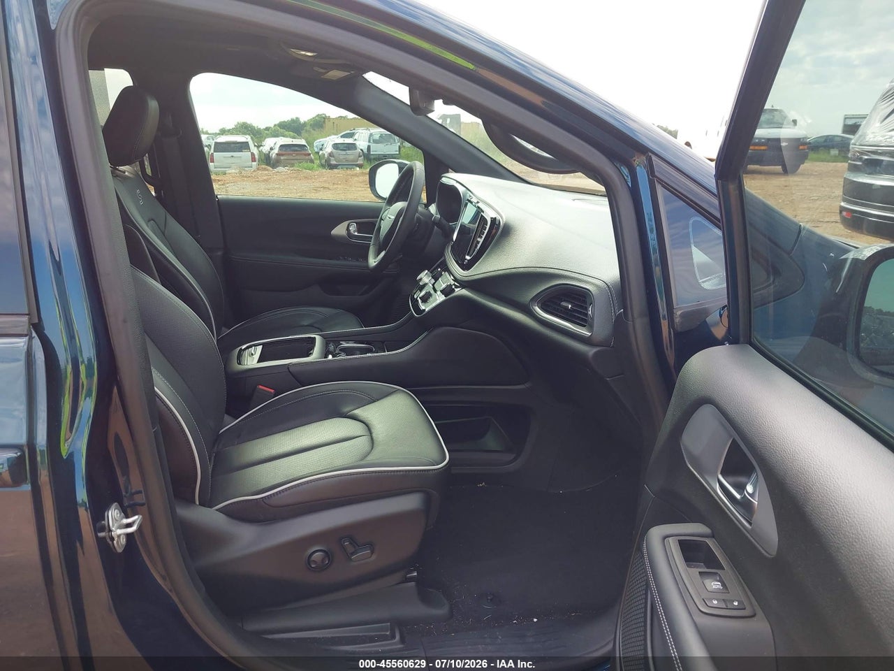2025 CHRYSLER PACIFICA LIMITED · 5/11