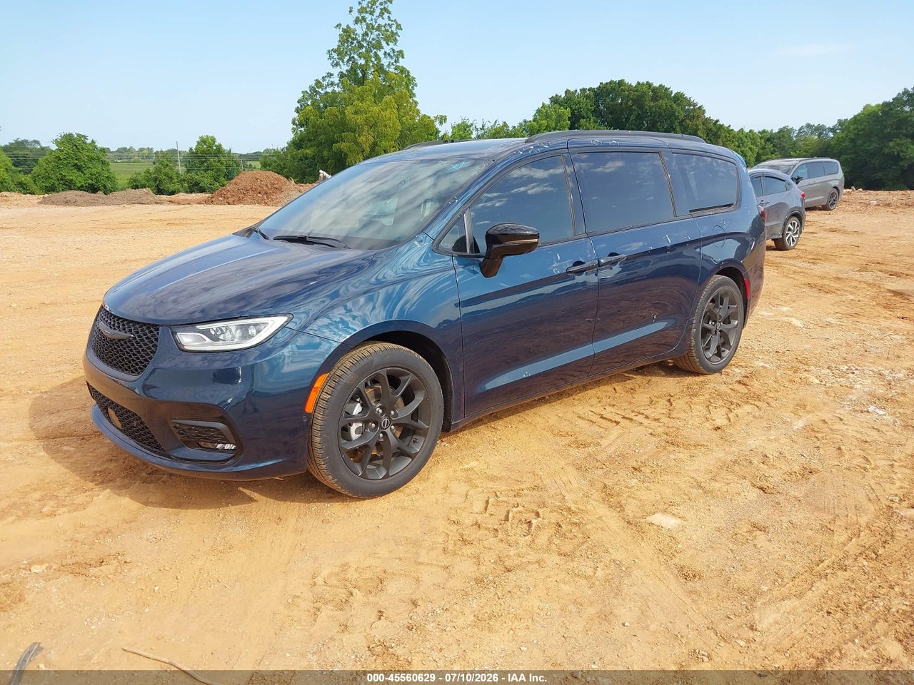 2025 CHRYSLER PACIFICA LIMITED · 2/11