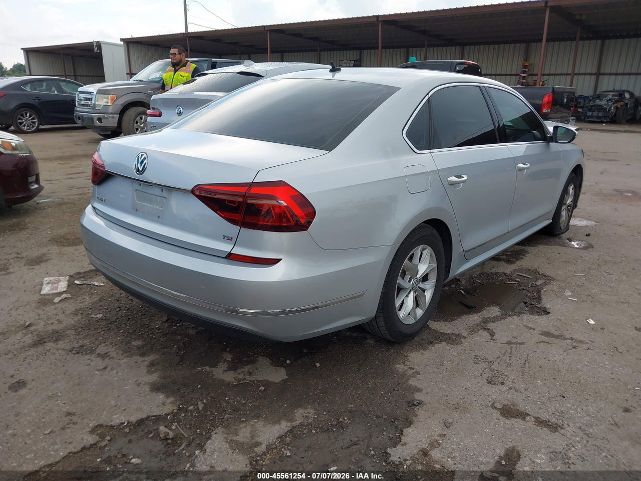 2017 VOLKSWAGEN PASSAT 1.8T S · 4/11