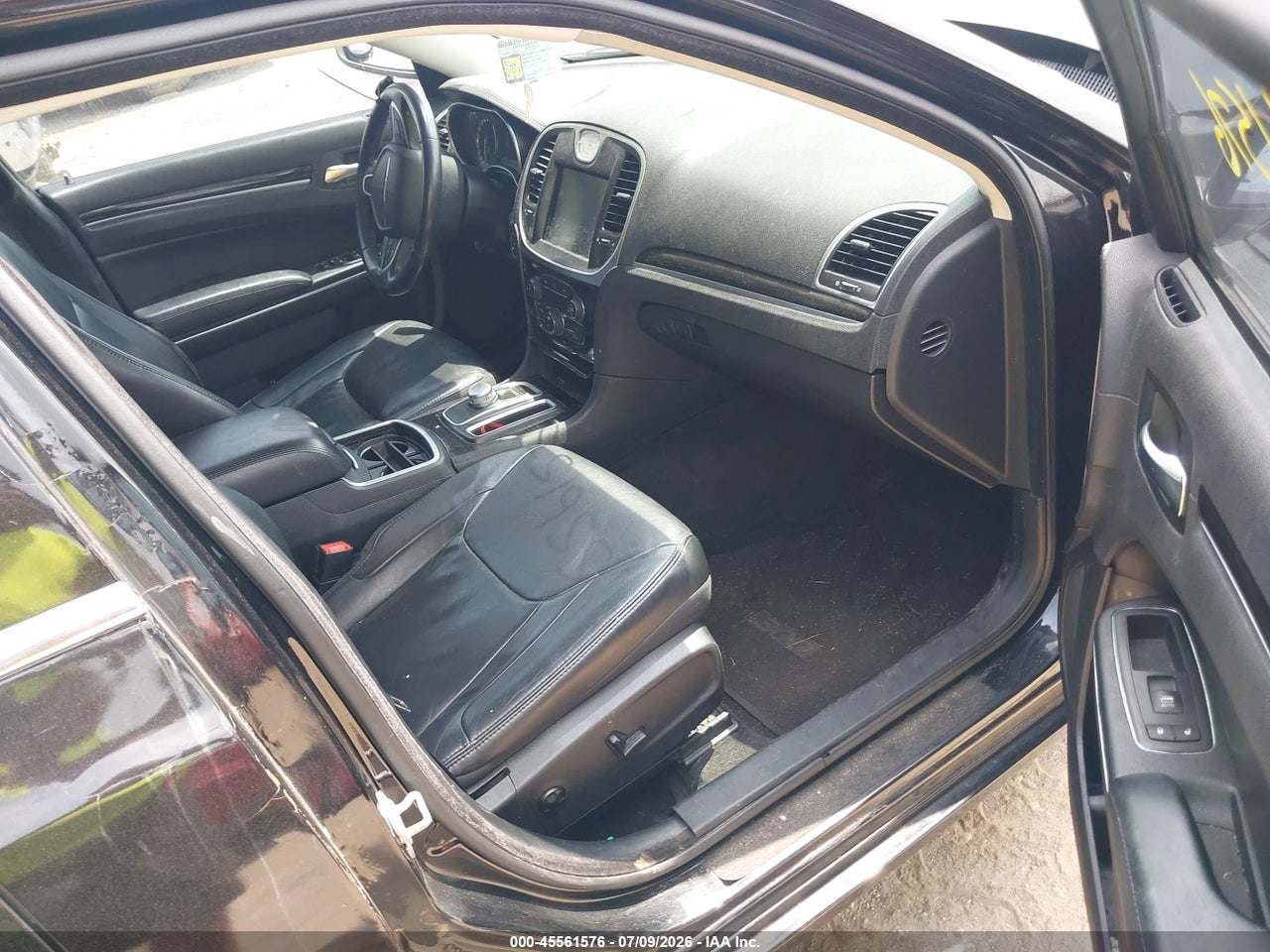 2015 CHRYSLER 300 LIMITED · 5/11
