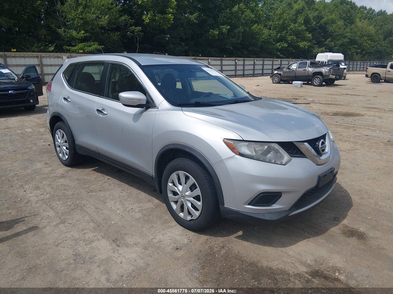 KNMAT2MVXFP****** · 2015 NISSAN ROGUE S