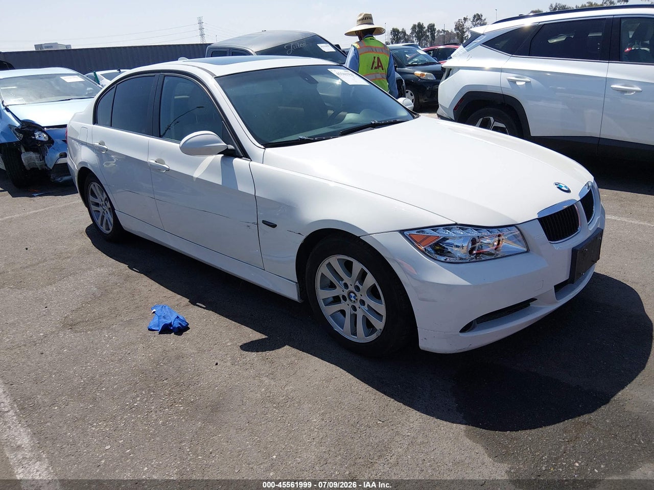 WBAVB13546P****** · 2006 BMW 325I