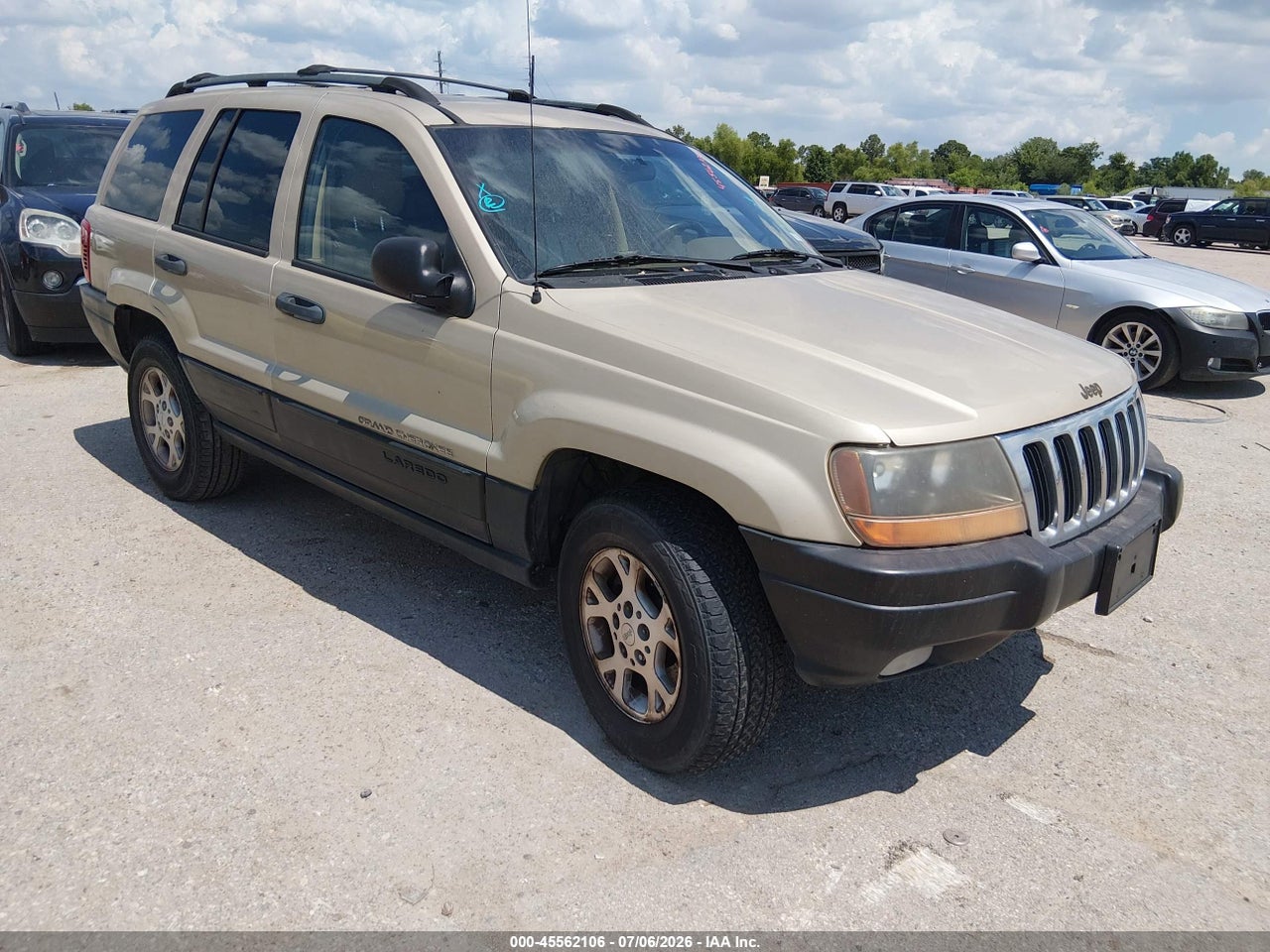 1J4G248S4YC****** · 2000 JEEP GRAND CHEROKEE LAREDO