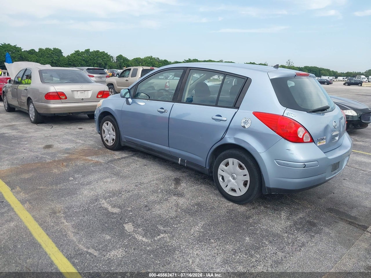 2011 NISSAN VERSA 1.8S · 3/11