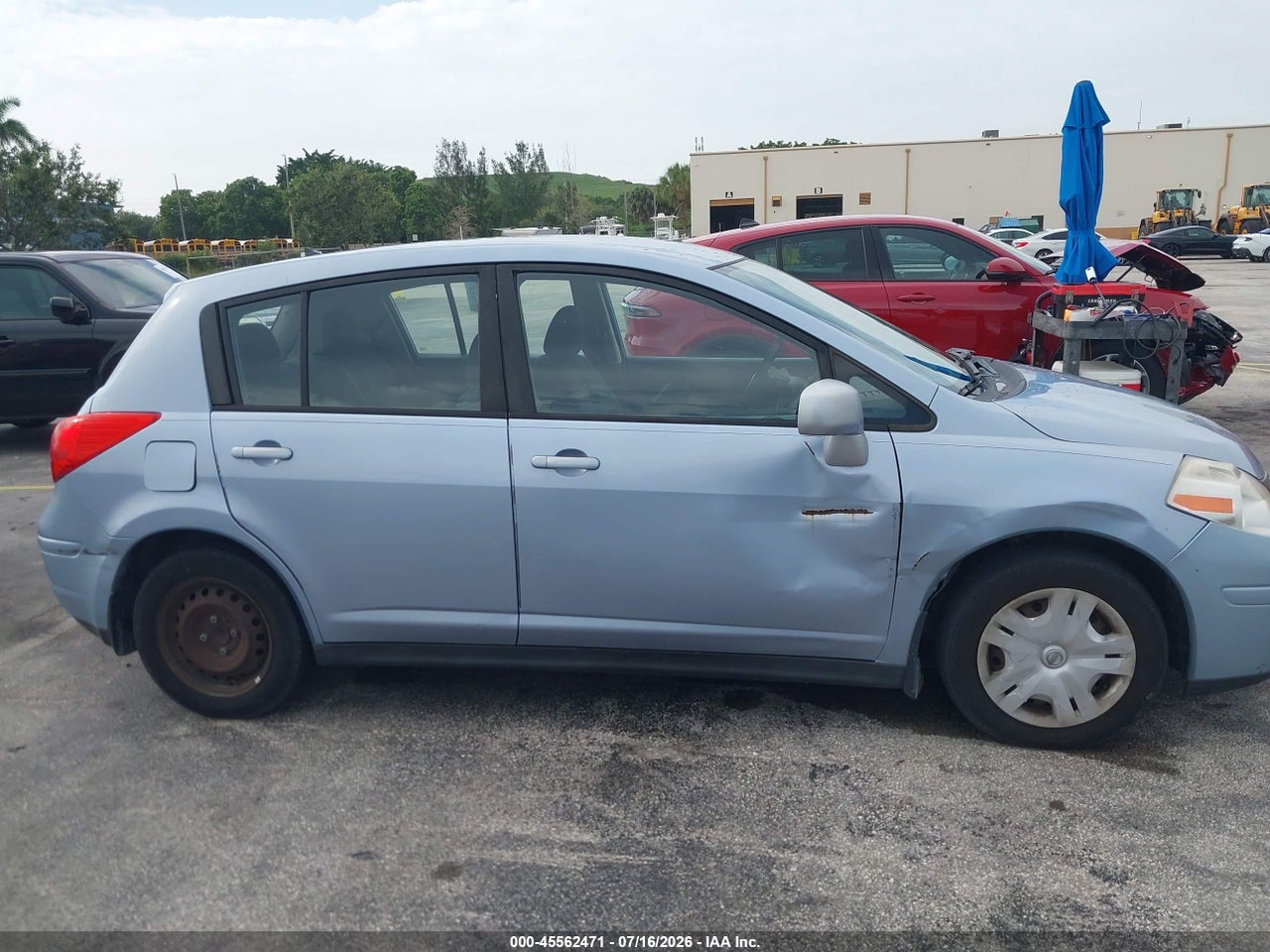 2011 NISSAN VERSA 1.8S · 6/11
