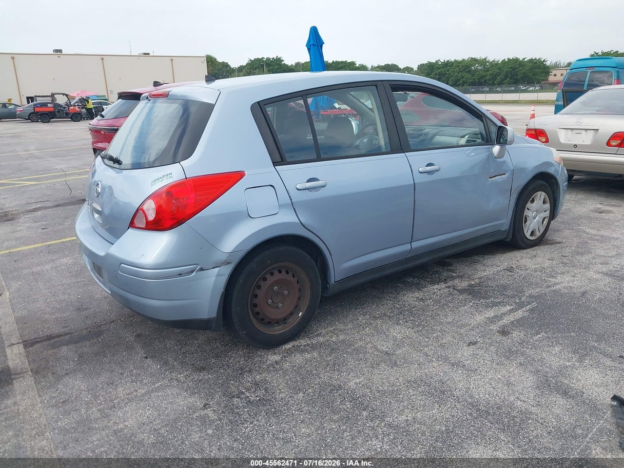 2011 NISSAN VERSA 1.8S · 4/11