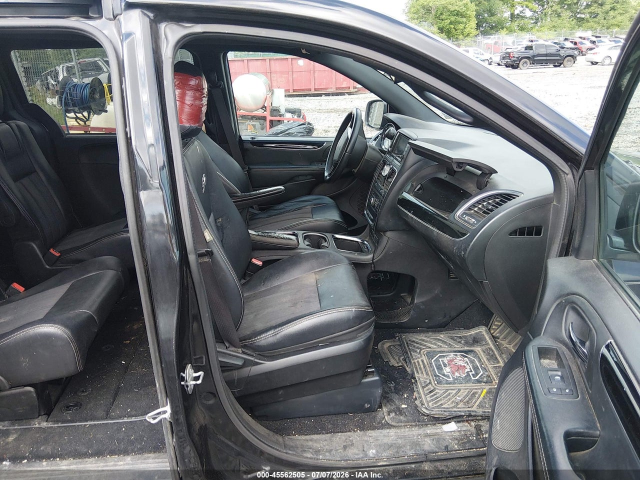 2015 CHRYSLER TOWN &amp; COUNTRY S · 5/11