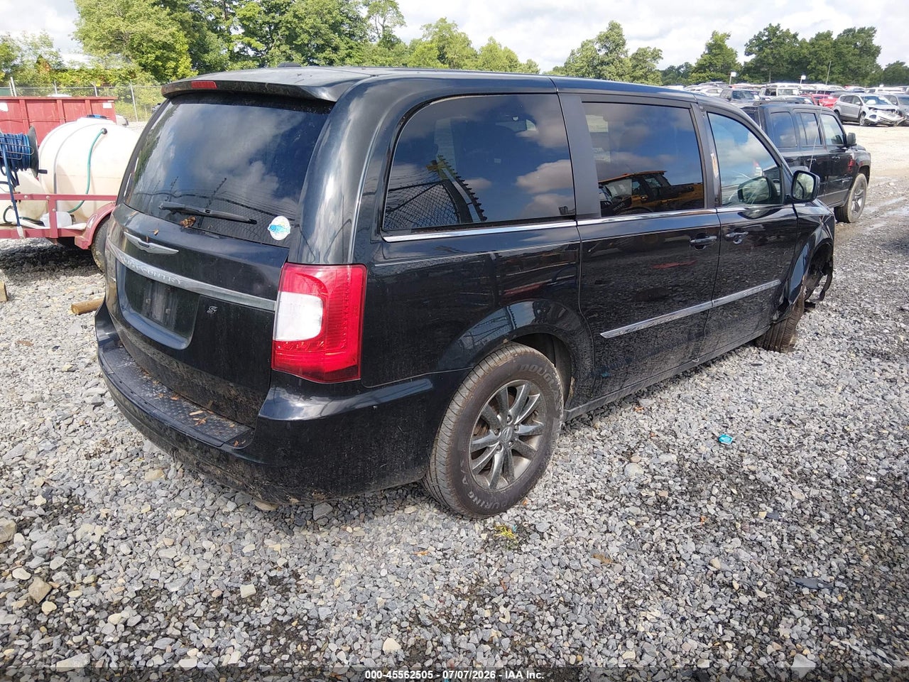 2015 CHRYSLER TOWN &amp; COUNTRY S · 4/11