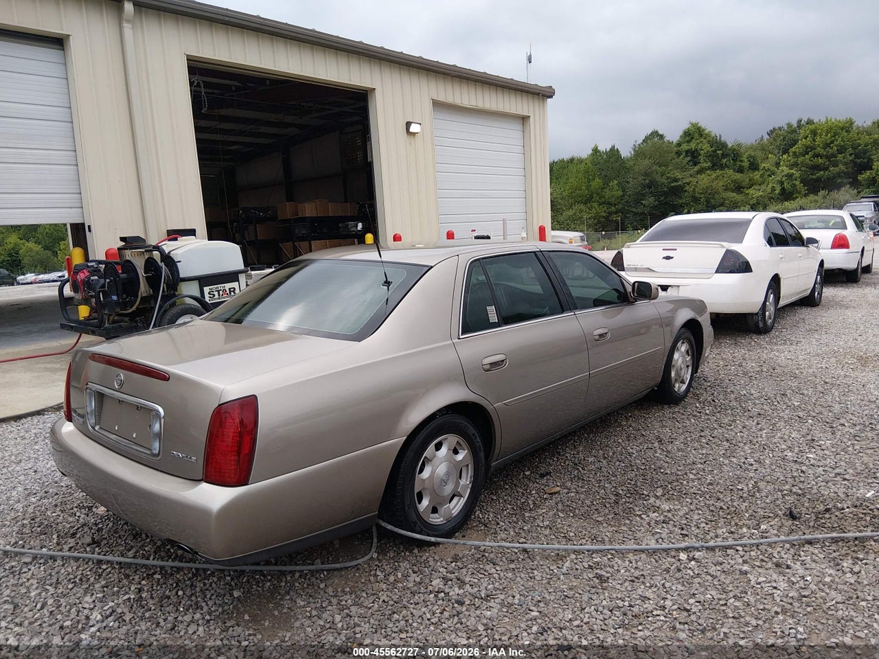 2002 CADILLAC DEVILLE   · 4/11