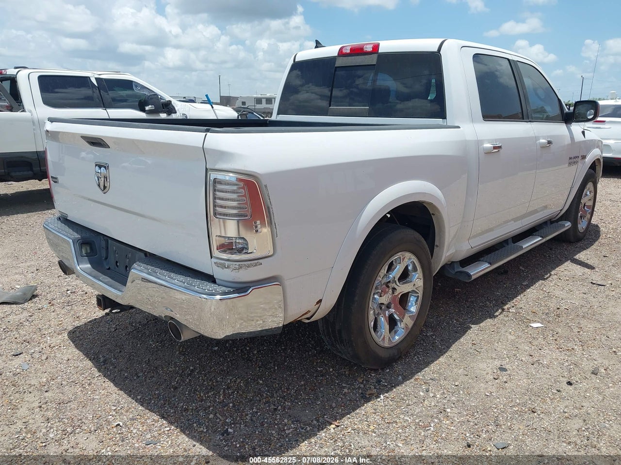 2016 RAM 1500 LARAMIE · 4/11