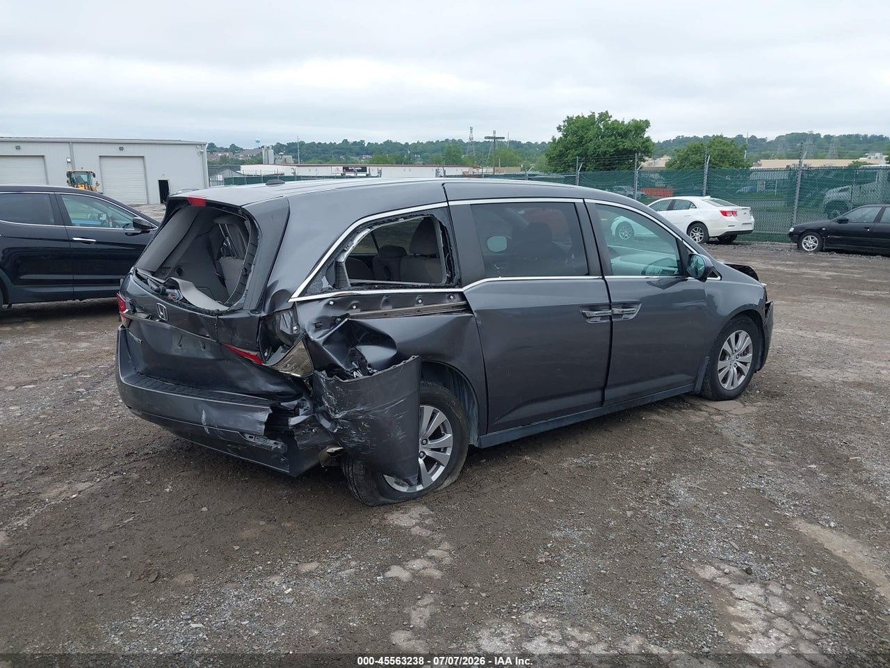2016 HONDA ODYSSEY SE · 4/11