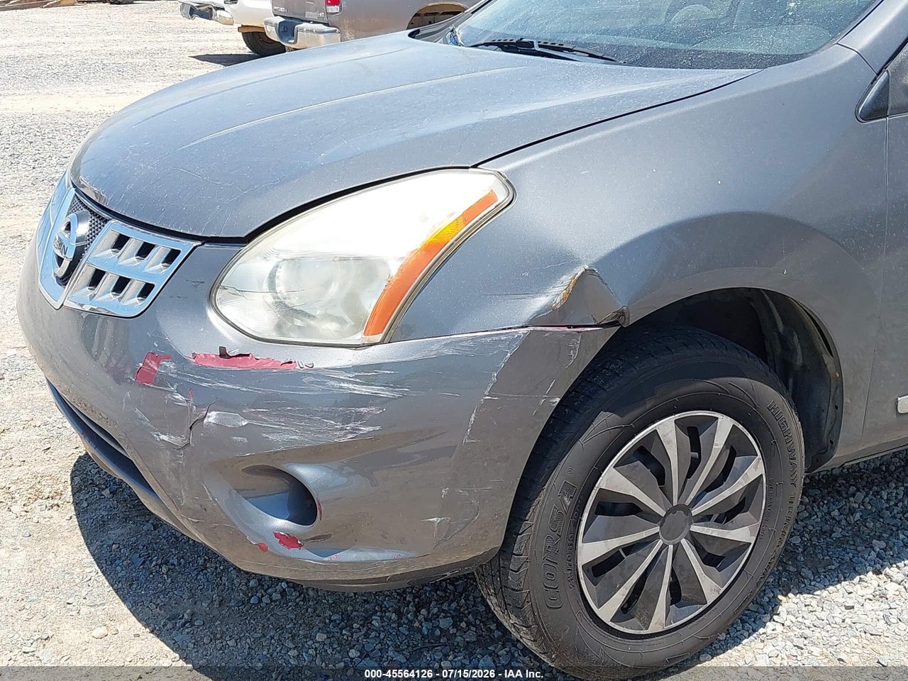2011 NISSAN ROGUE S · 6/11
