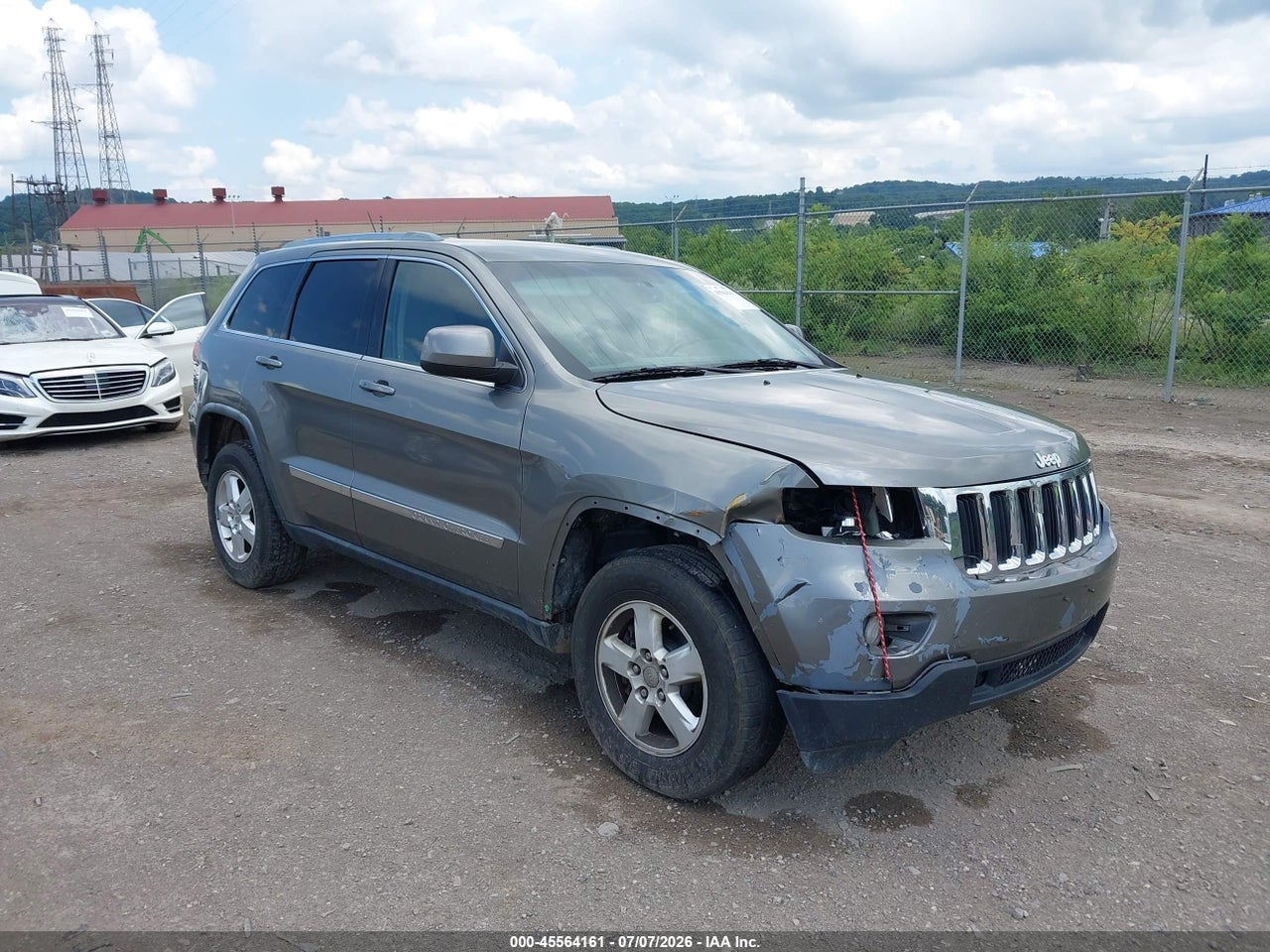 1J4RR4GG1BC****** · 2011 JEEP GRAND CHEROKEE LAREDO