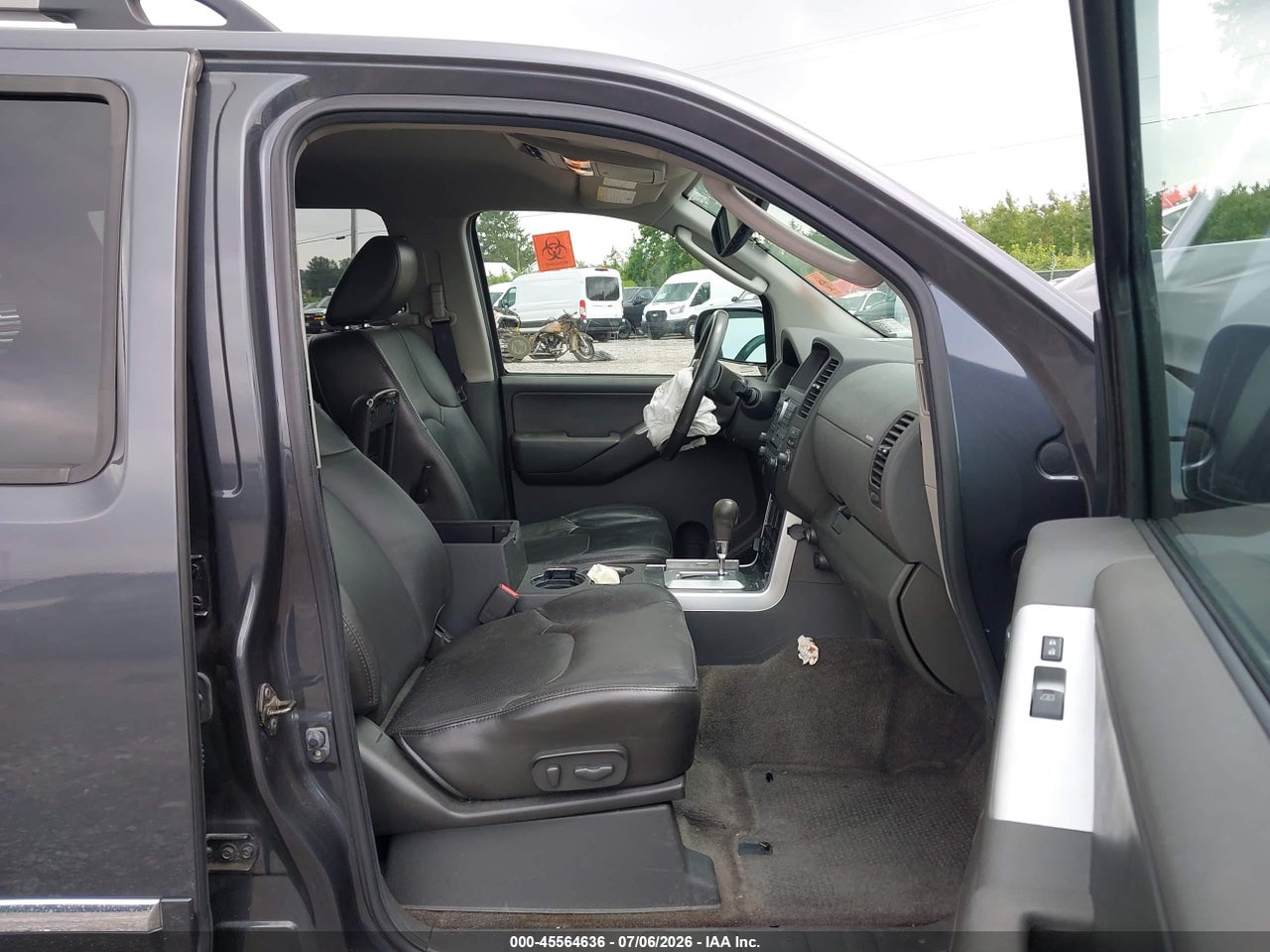 2011 NISSAN PATHFINDER SILVER · 5/11