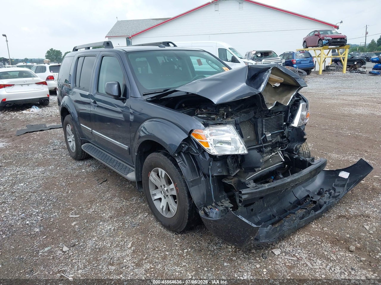 5N1AR1NB6BC****** · 2011 NISSAN PATHFINDER SILVER