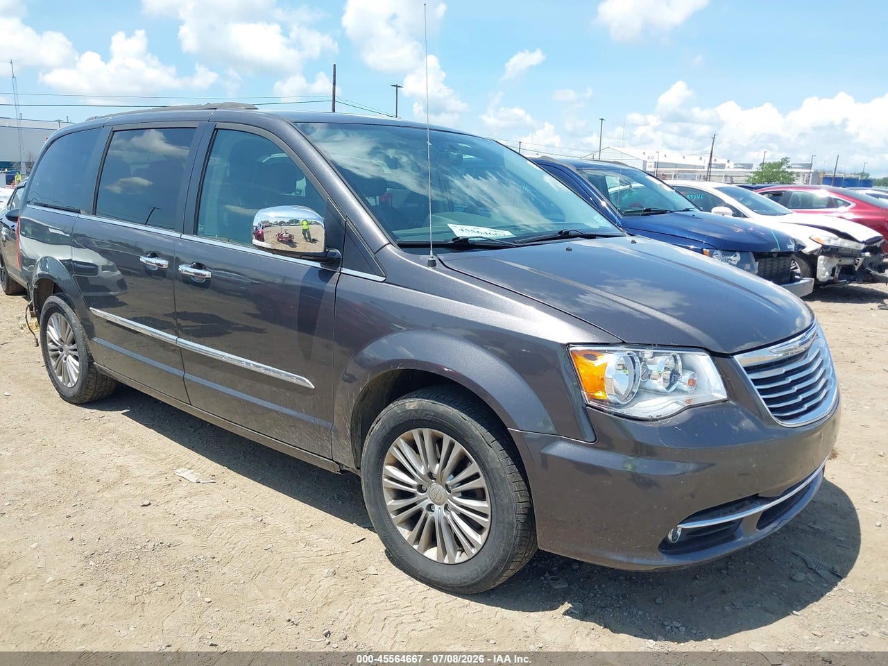 2C4RC1CG9GR****** · 2016 CHRYSLER TOWN &amp; COUNTRY TOURING-L ANNIVERSARY EDITION