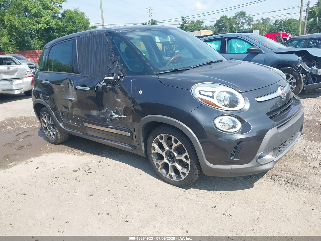 ZFBCFADH1EZ****** · 2014 FIAT 500L TREKKING