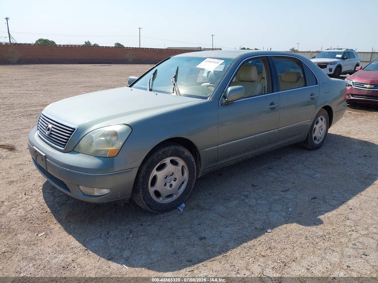 2001 LEXUS LS 430   · 2/10