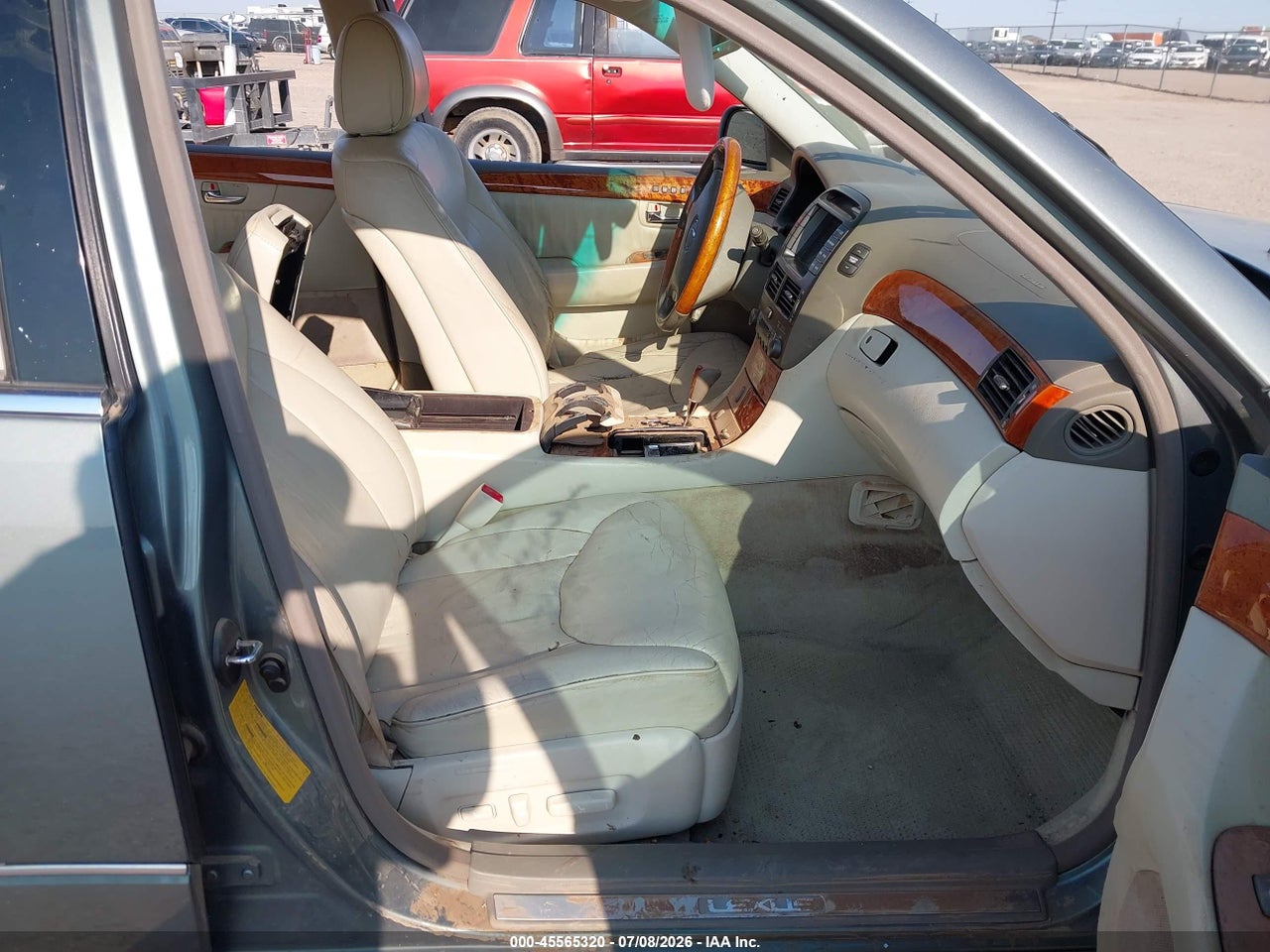 2001 LEXUS LS 430   · 5/10