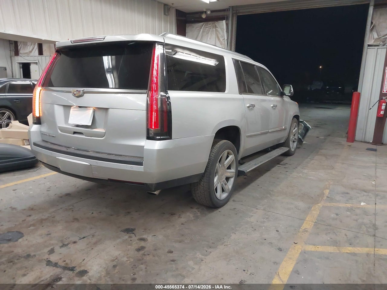 2015 CADILLAC ESCALADE ESV PREMIUM · 4/11