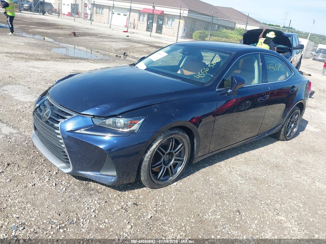 2018 LEXUS IS 300   · 2/10