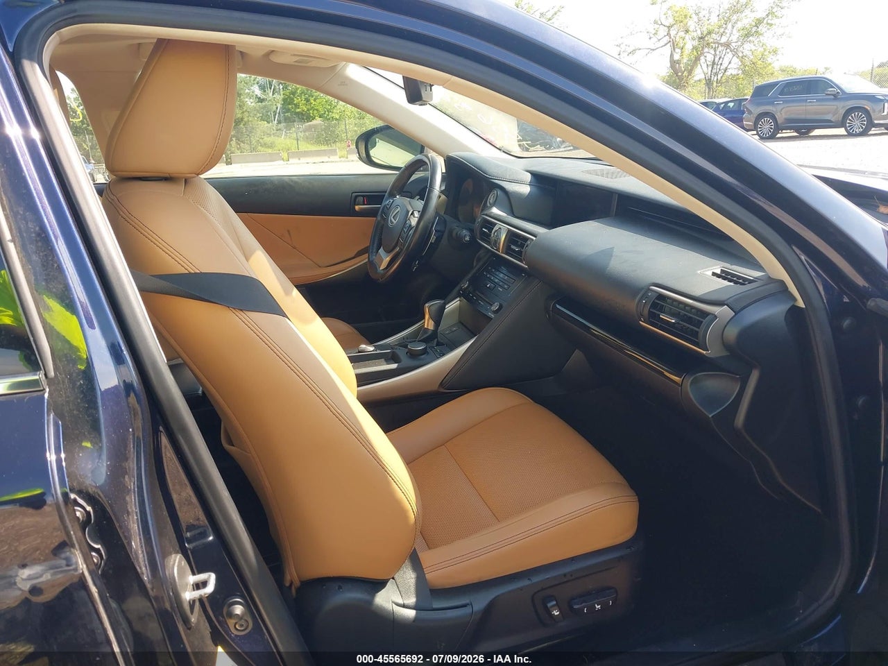 2018 LEXUS IS 300   · 5/10